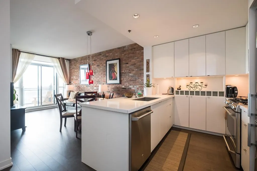 Luxury Leslieville - 2 Bedroom 2 Bath Toronto