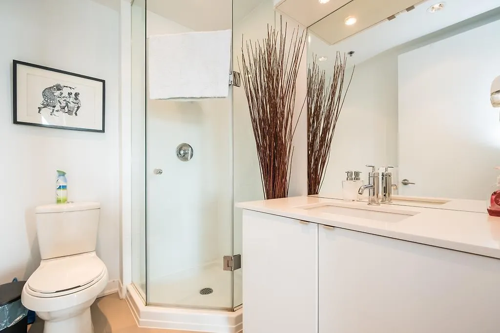 Luxury Leslieville - 2 Bedroom 2 Bath Toronto